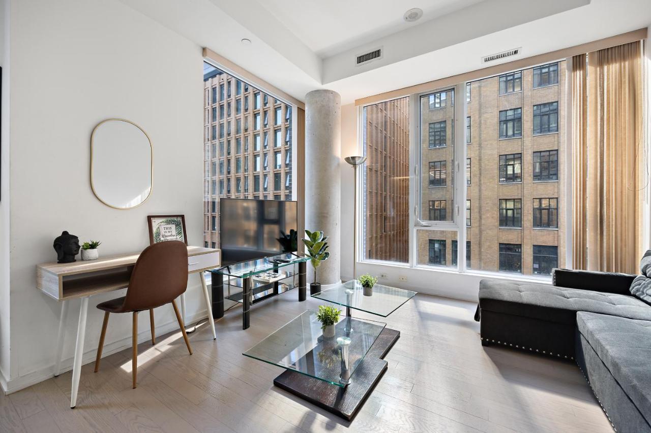 Modern Condo In The Heart Of Downtown トロント エクステリア 写真
